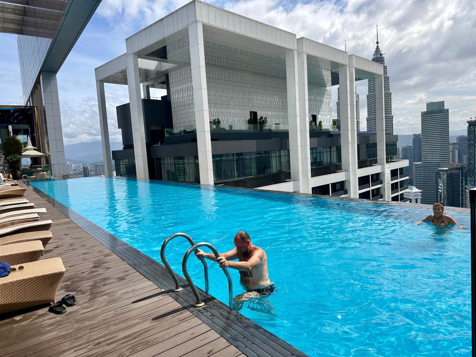 The Platinum Kuala Lumpur By Crown Suites Екстериор снимка