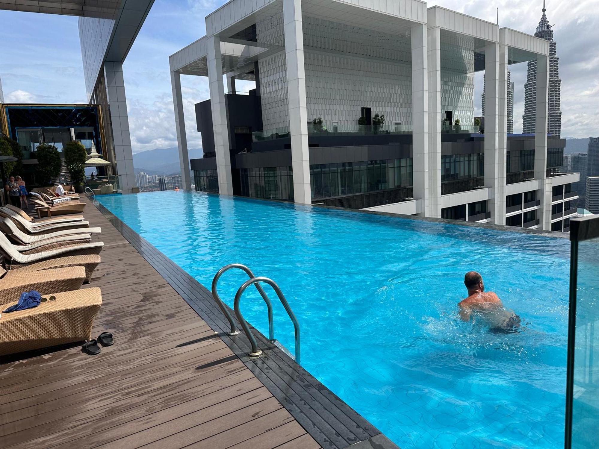 The Platinum Kuala Lumpur By Crown Suites Екстериор снимка